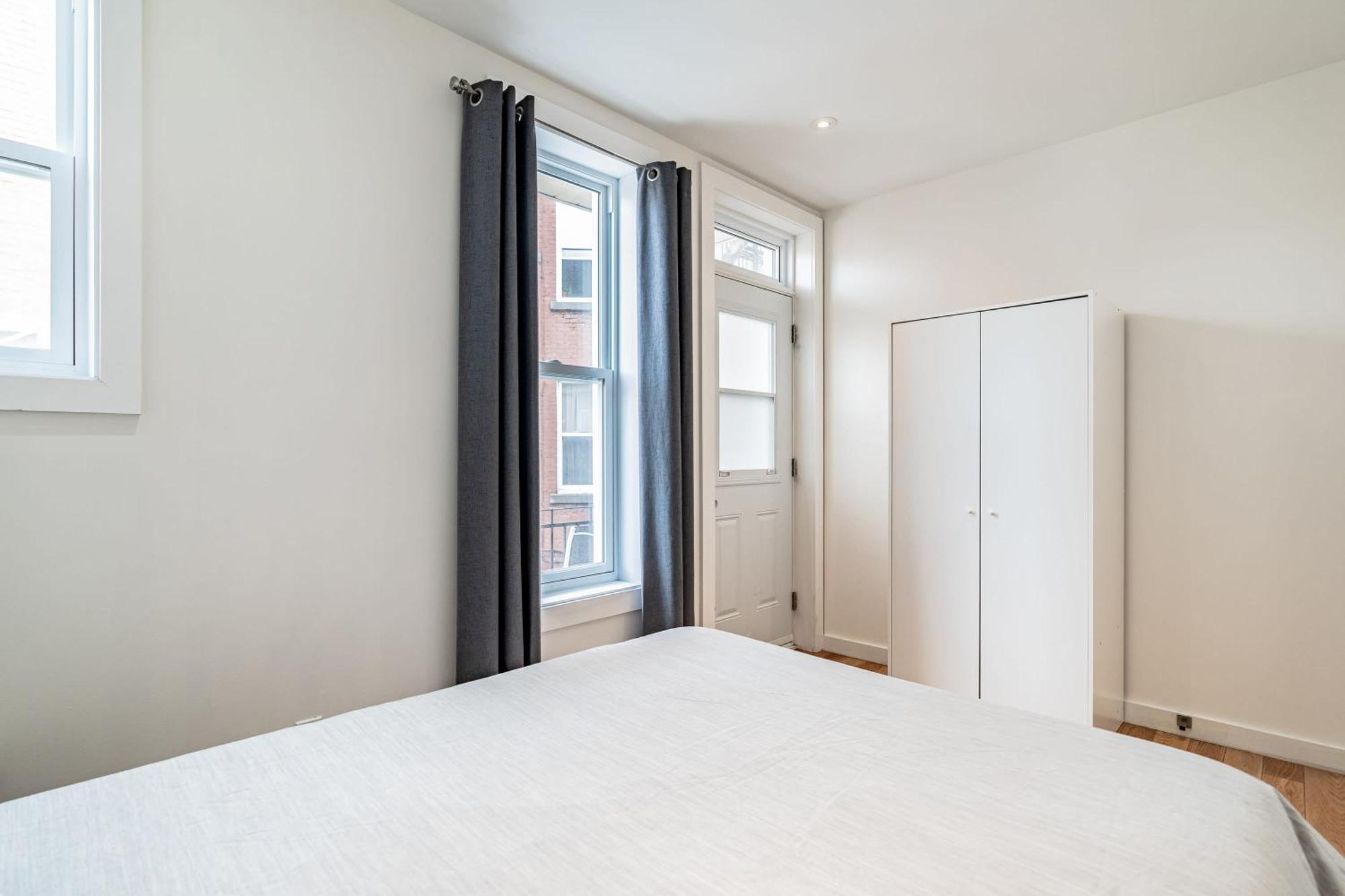 Ideal Group In Charming Le Plateau Near Metro Apartment Montreal