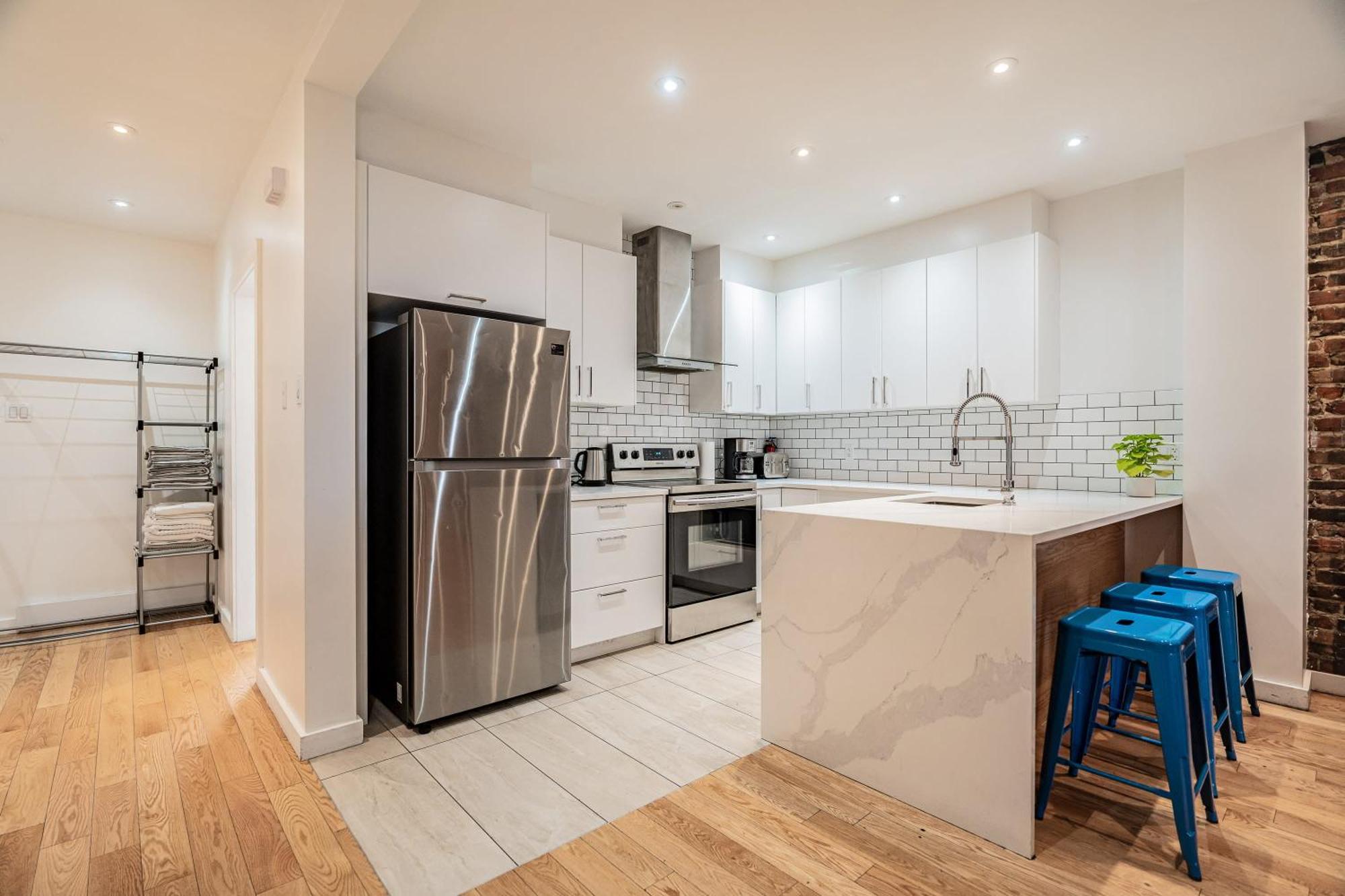 Ideal Group In Charming Le Plateau Near Metro *