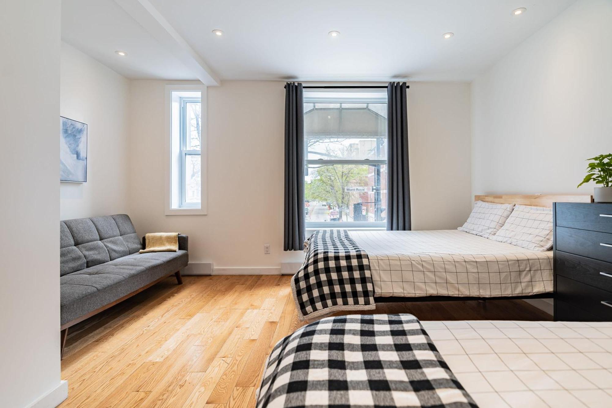 Ideal Group In Charming Le Plateau Near Metro Apartment Montreal