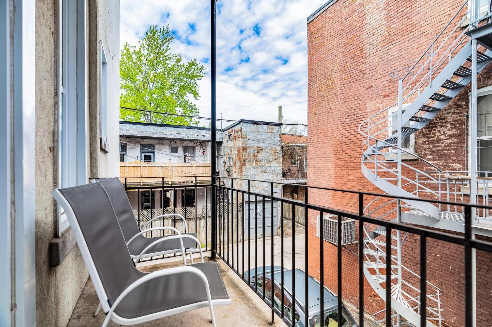 Ideal Group In Charming Le Plateau Near Metro Apartment